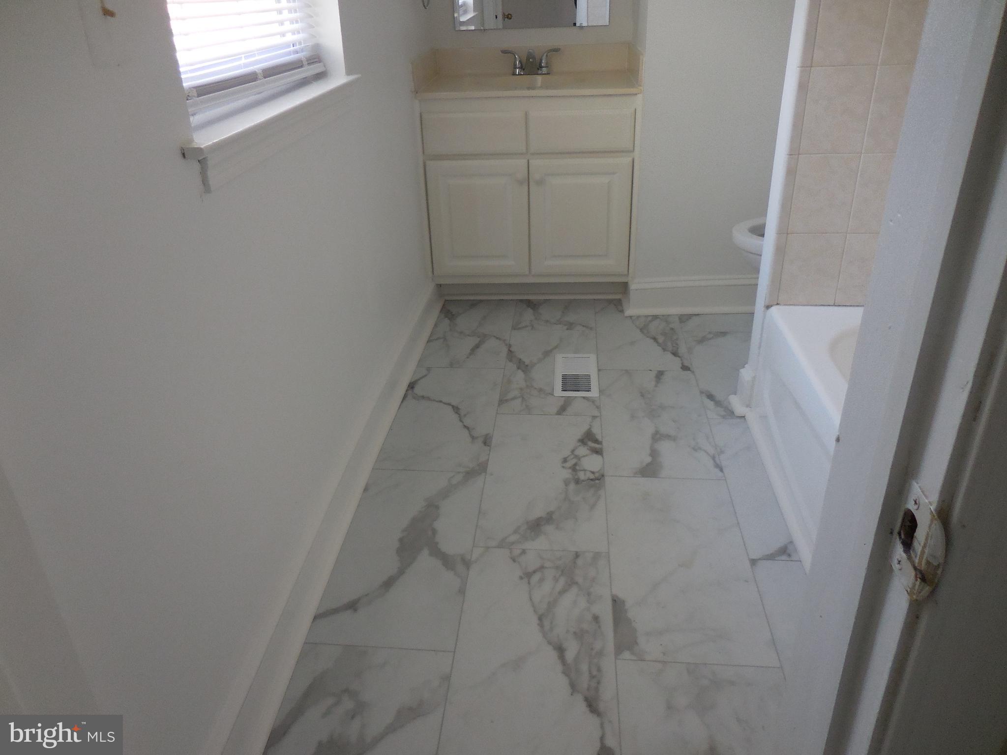 FORT WASHINGTON - Residential Lease