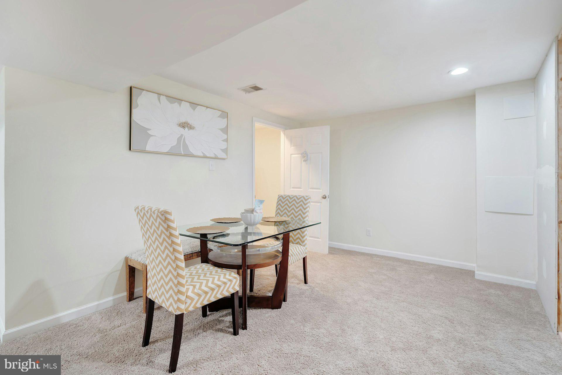 TANTALLON SOUTH - Residential Lease