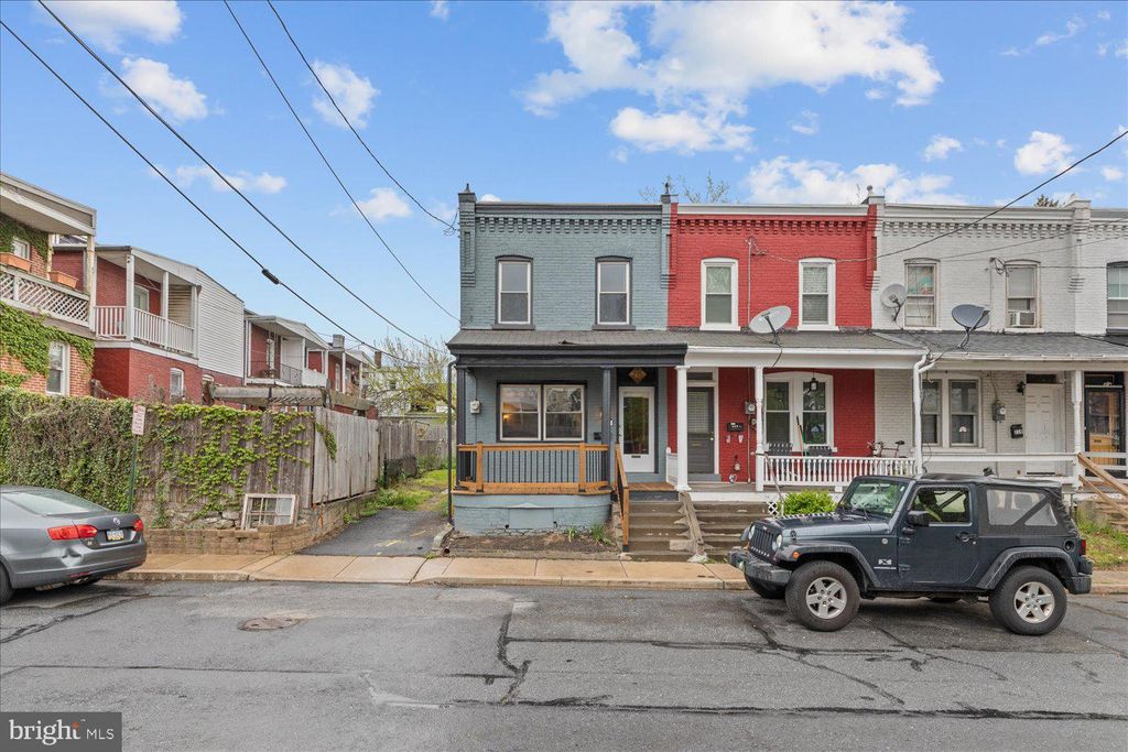 Photo of 215 Ice Avenue, Lancaster, PA 17602 (MLS # PALA2049994)