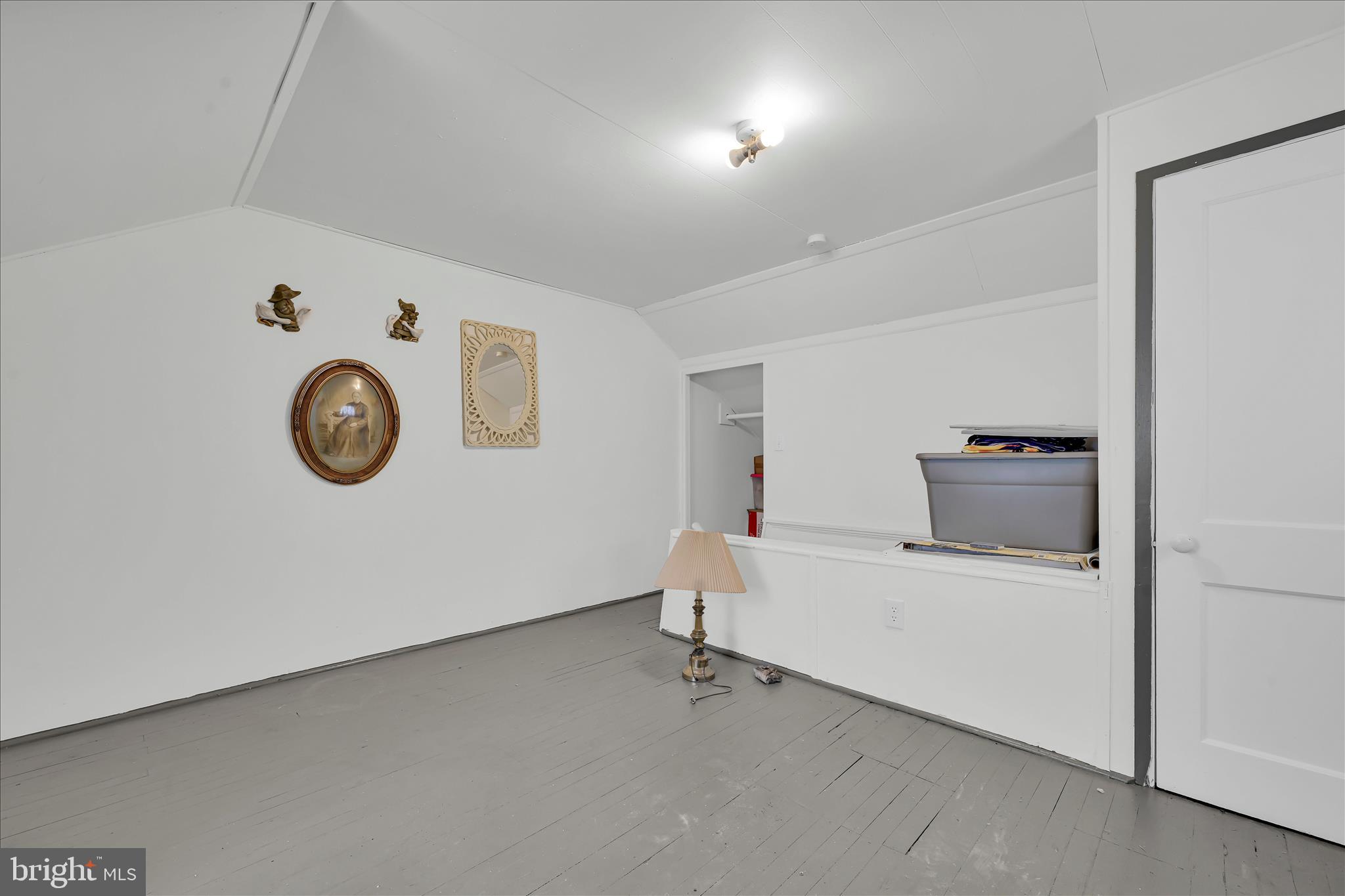 YORKVILLE - Residential