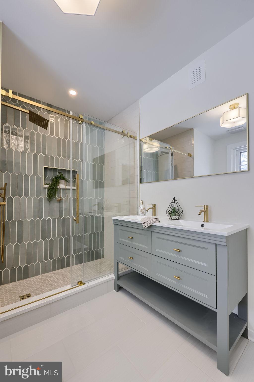 SCHOOL LANE HILLS - Residential