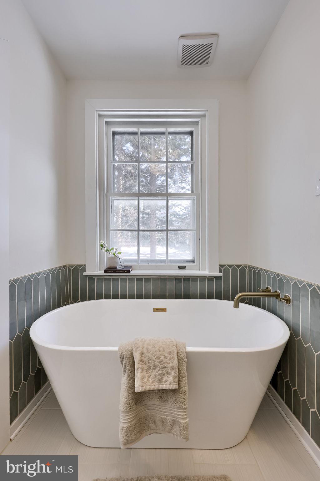 SCHOOL LANE HILLS - Residential