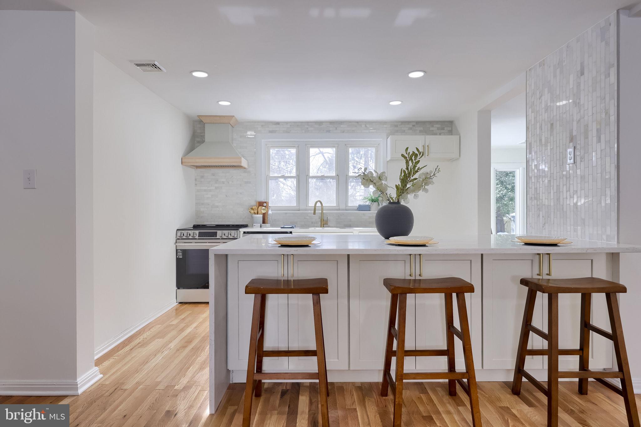 SCHOOL LANE HILLS - Residential