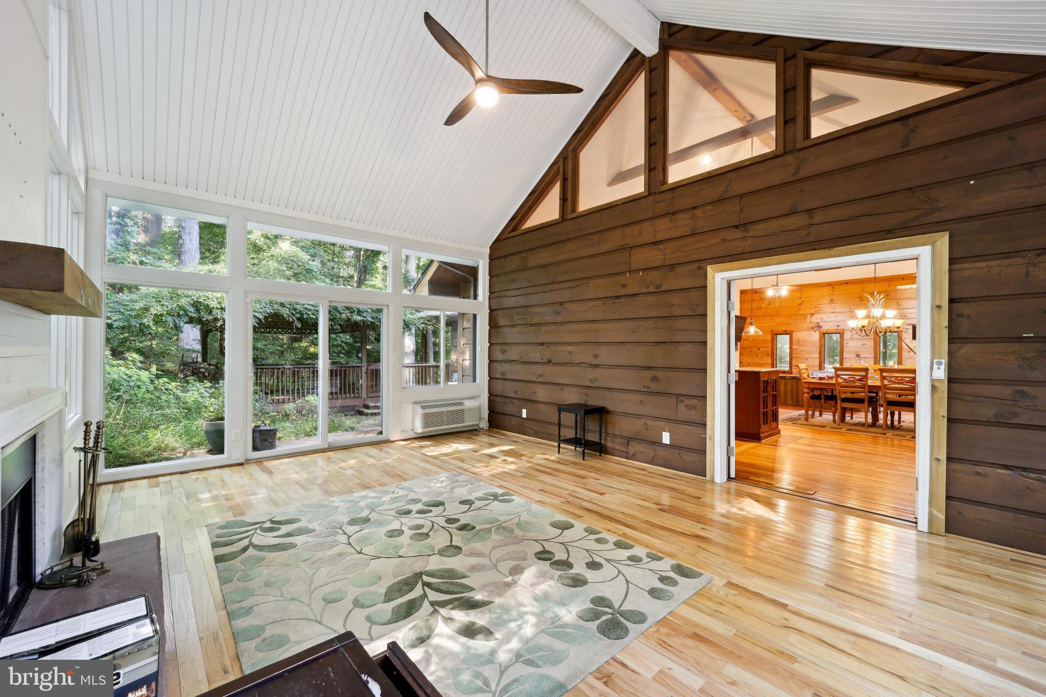 TOBACCO ROAD - Residential