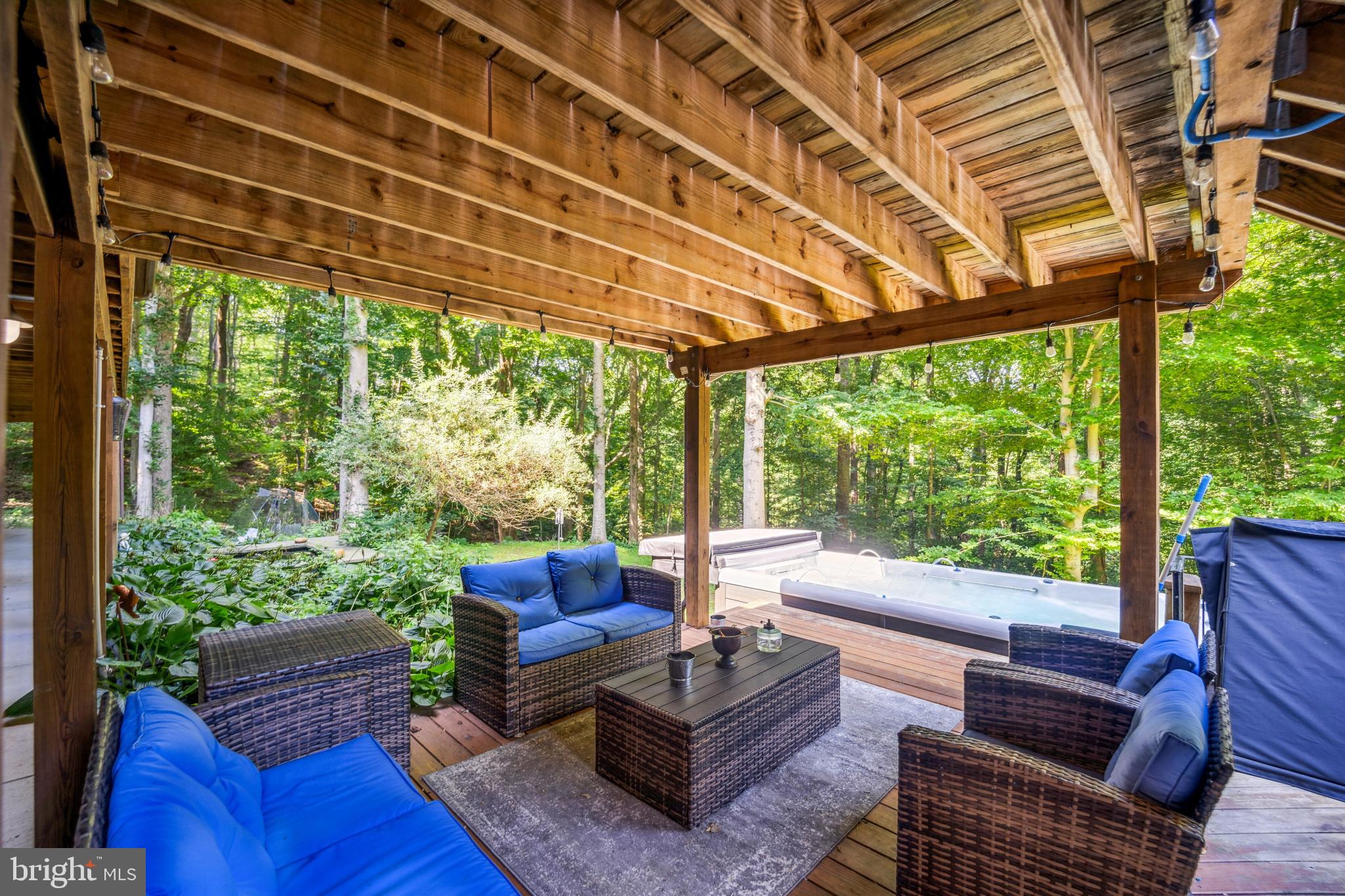 TOBACCO ROAD - Residential