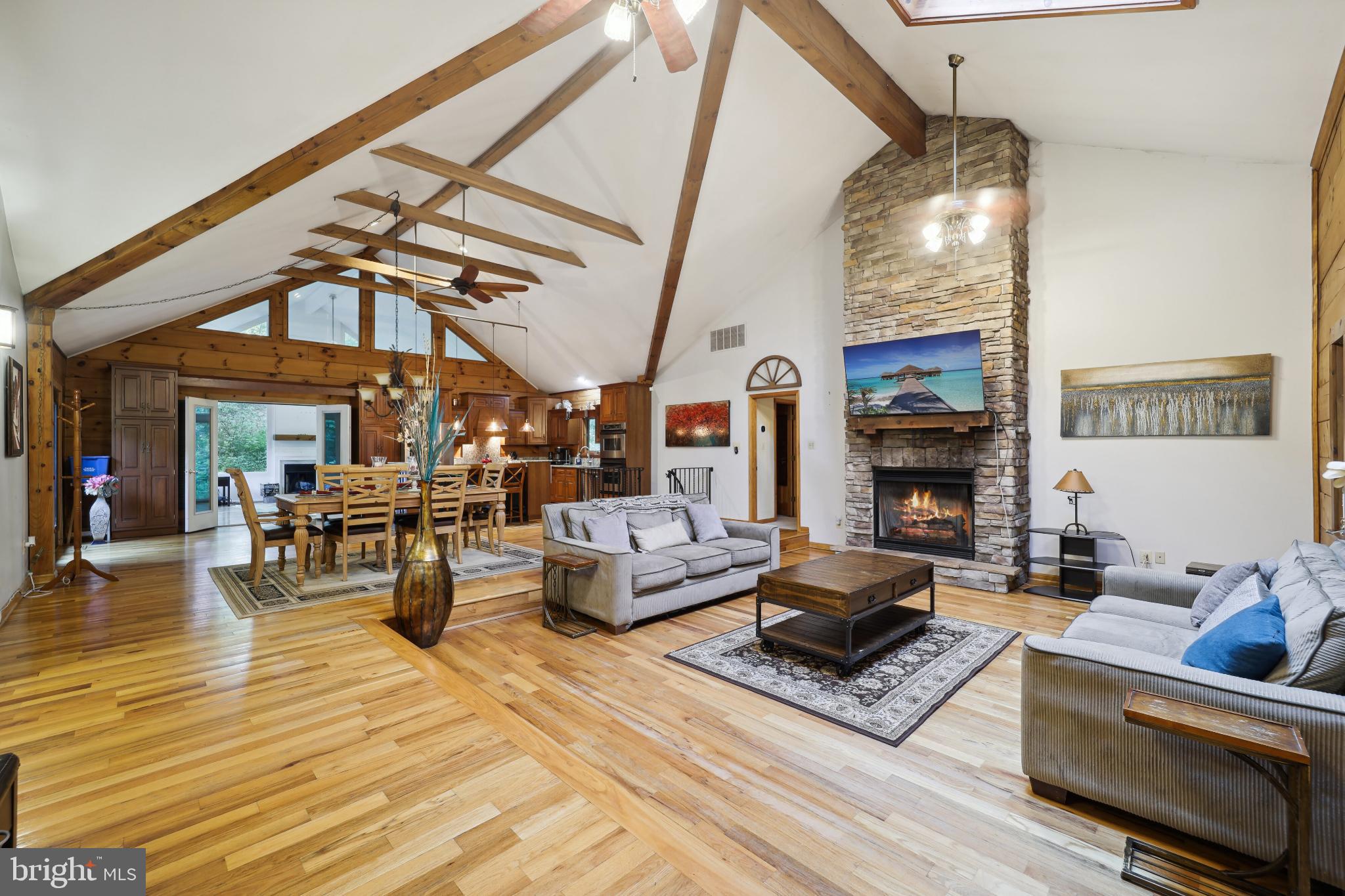 TOBACCO ROAD - Residential