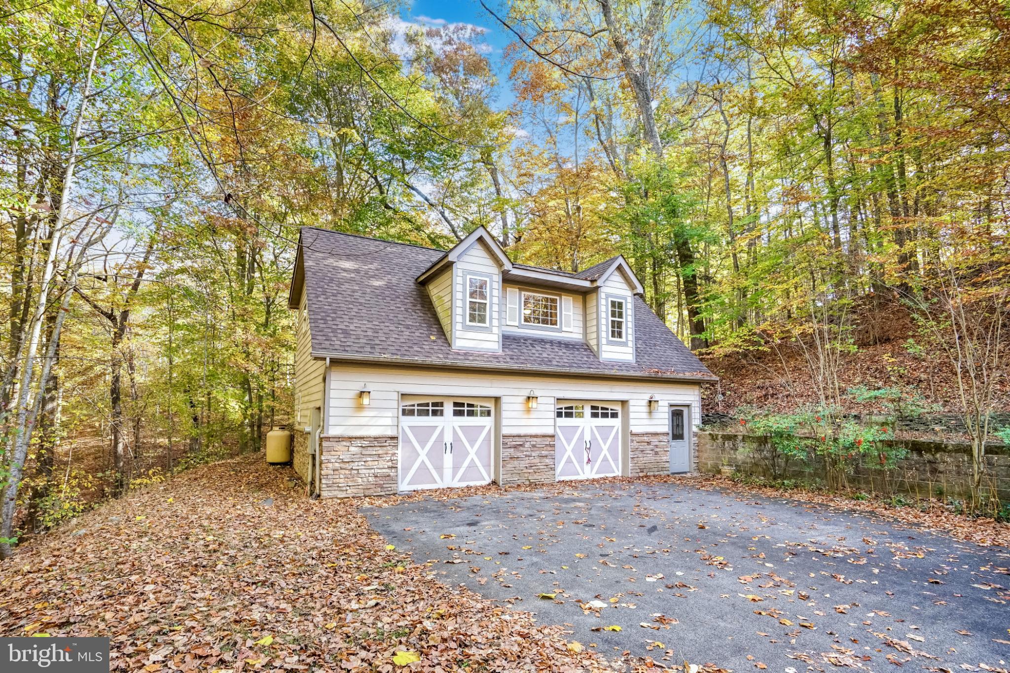 TOBACCO ROAD - Residential