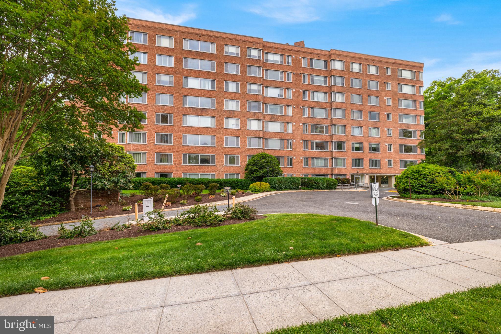 4200 CATHEDRAL AVENUE NW 901
