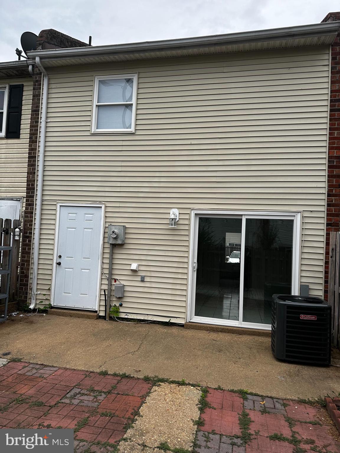 CENTRAL PARK TOWNHOMES - Residential Lease