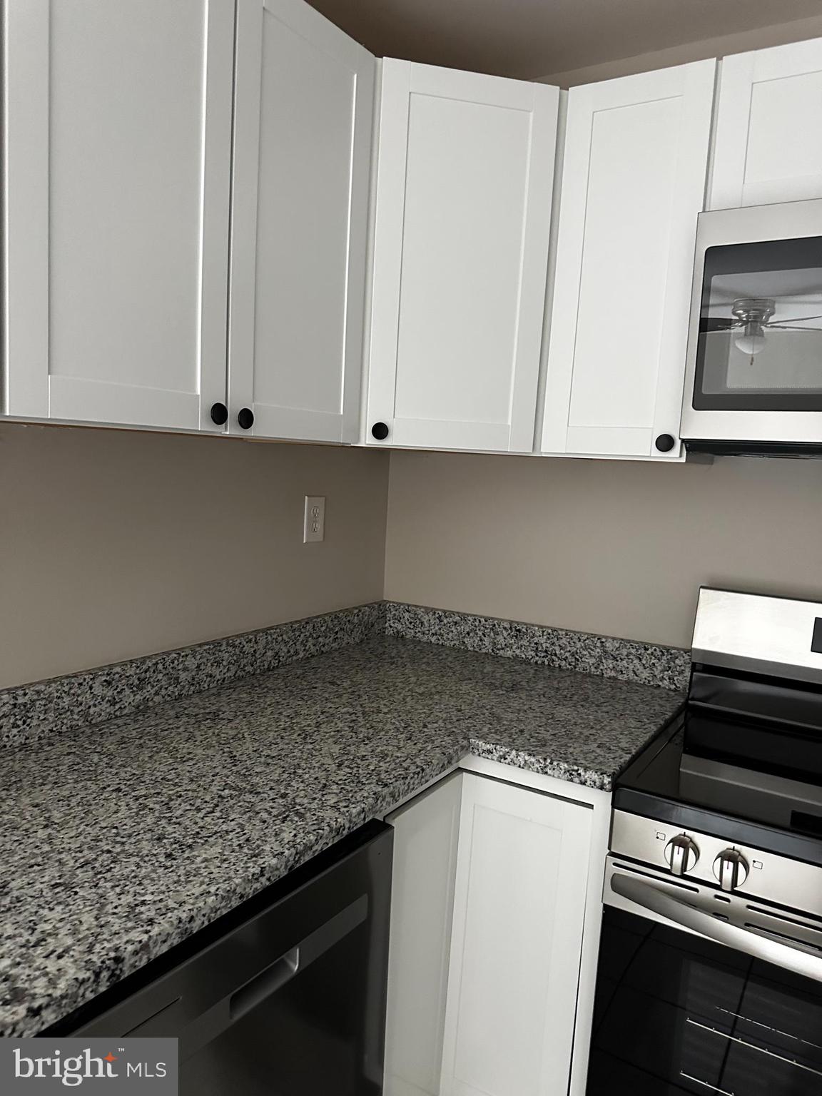 CENTRAL PARK TOWNHOMES - Residential Lease