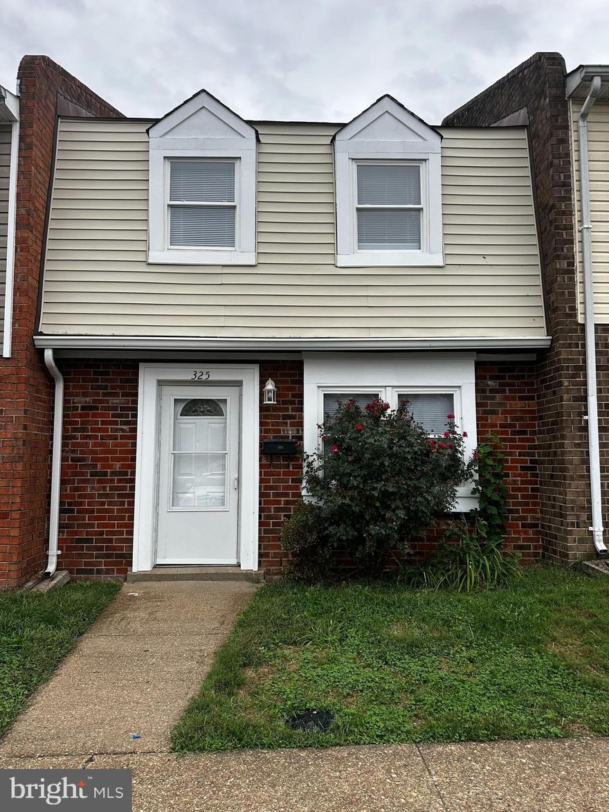 This well-maintained townhome is located in the City of Fredericksburg and features numerous updates, including stainless steel appliances, new carpet, fresh interior paint, a newer roof, and updated vinyl windows. The fenced rear yard includes a patio and built-in brick BBQ, offering a great space for outdoor enjoyment. The property is conveniently situated near major shopping centers, restaurants, interstate access, the Rappahannock River, and Historic Downtown Fredericksburg