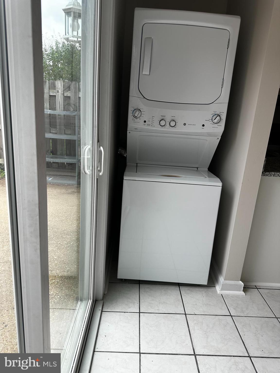 CENTRAL PARK TOWNHOMES - Residential Lease