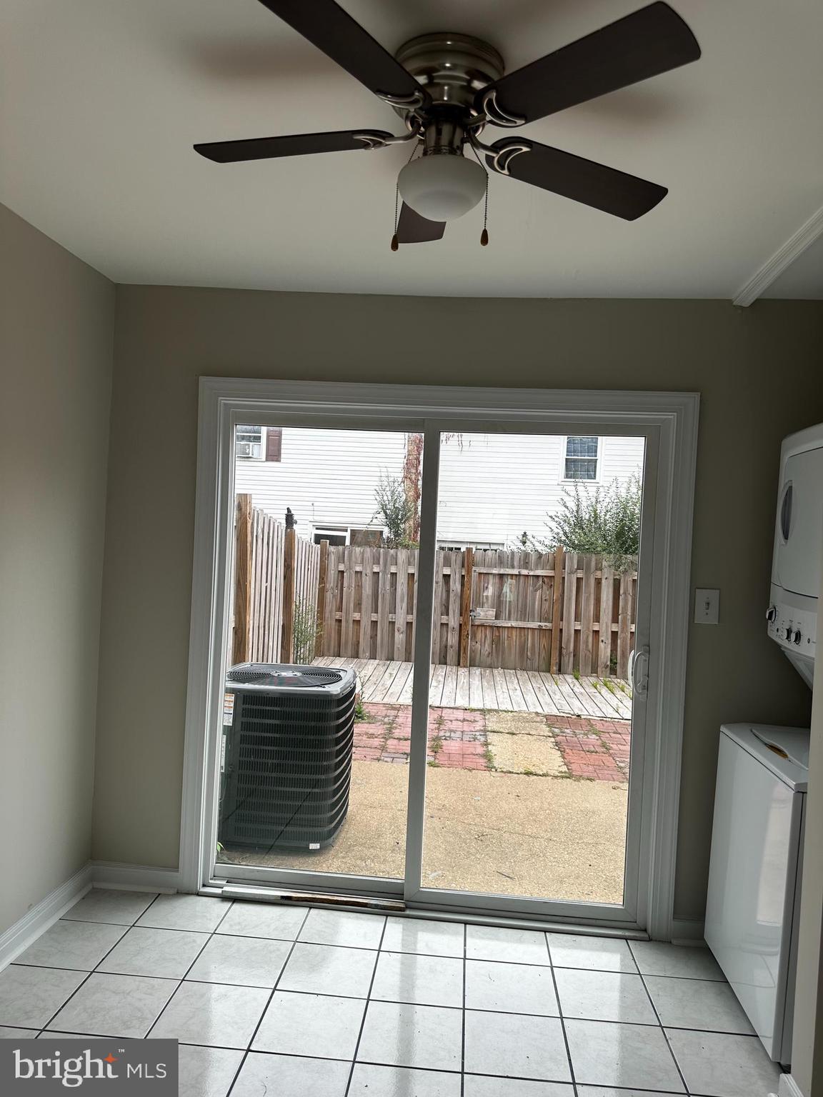 CENTRAL PARK TOWNHOMES - Residential Lease