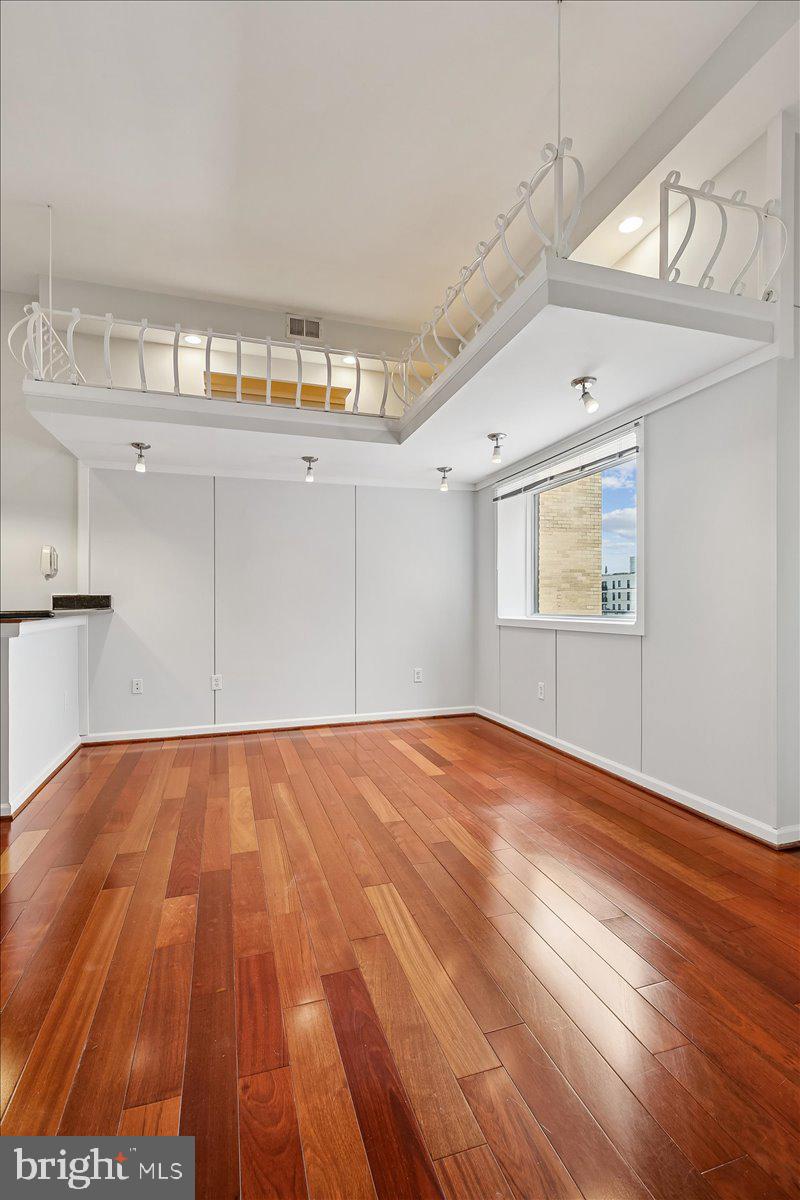 1125 12TH STREET NW 83