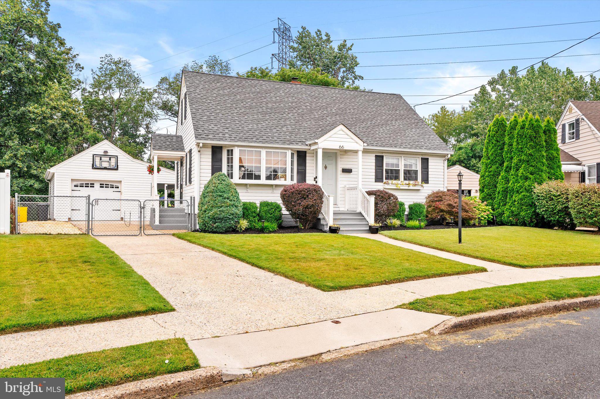 66 KENWOOD TERRACE