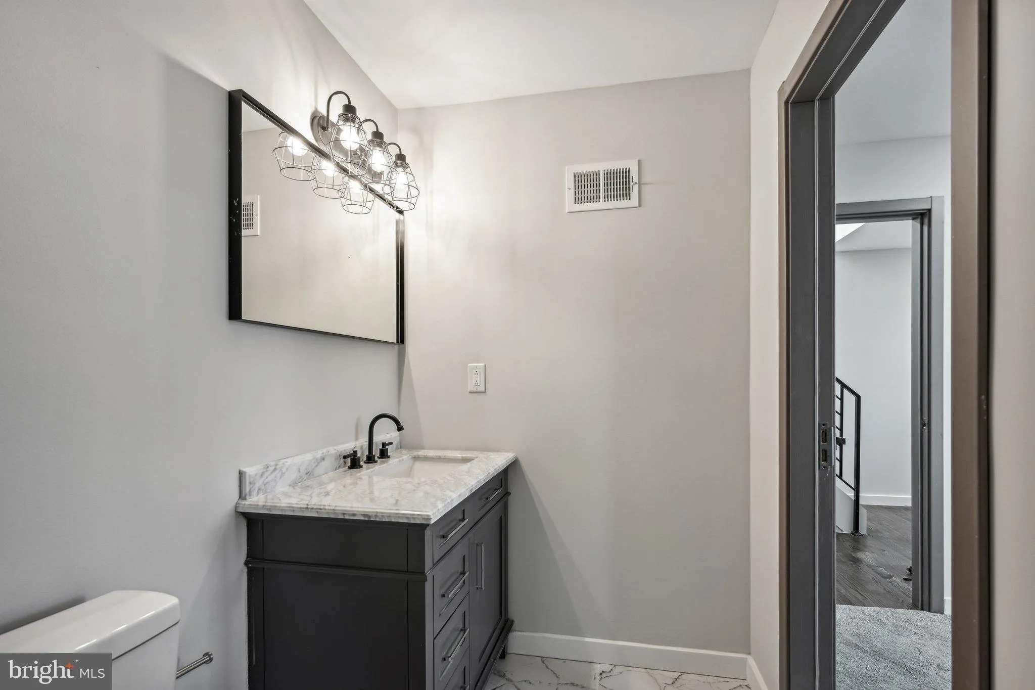 Havertown, Pennsylvania 19083, United States, 4 Bedrooms Bedrooms, ,4 BathroomsBathrooms,Residential,Pending,35269