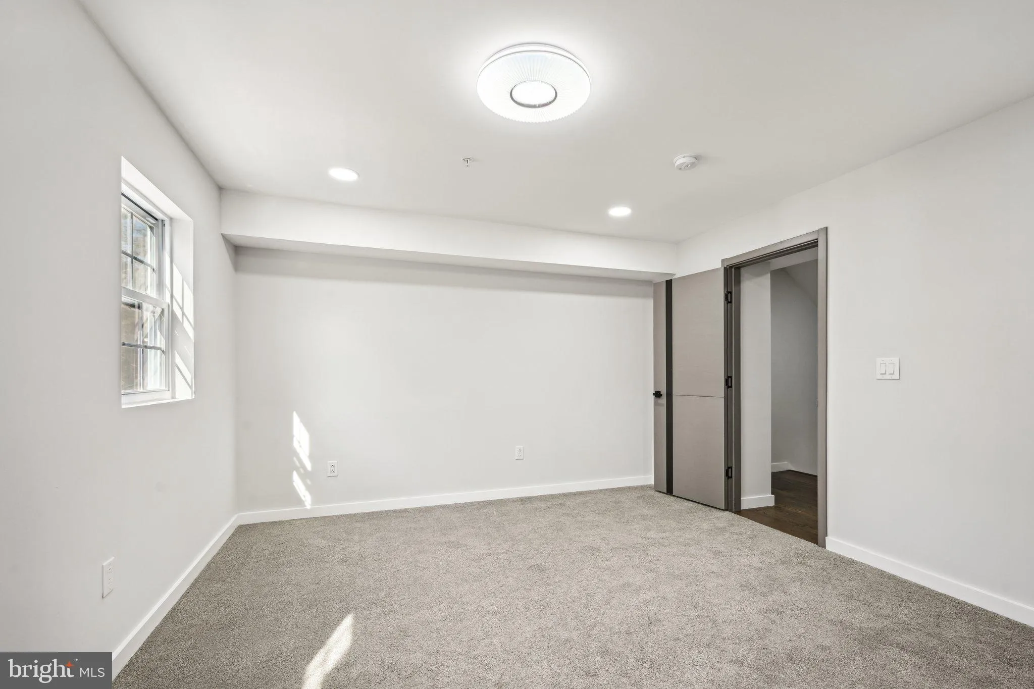 Havertown, Pennsylvania 19083, United States, 4 Bedrooms Bedrooms, ,4 BathroomsBathrooms,Residential,Pending,35269