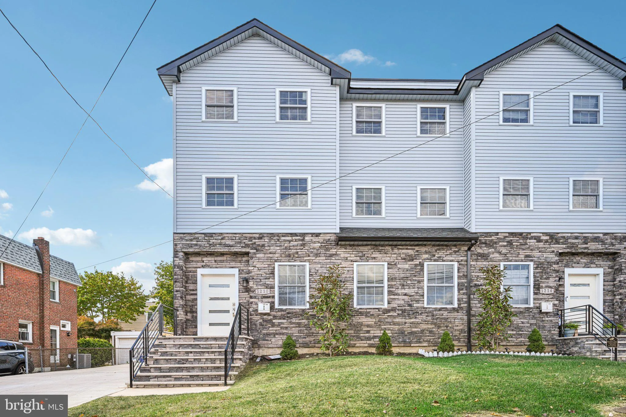 Havertown, Pennsylvania 19083, United States, 4 Bedrooms Bedrooms, ,4 BathroomsBathrooms,Residential,Pending,35269