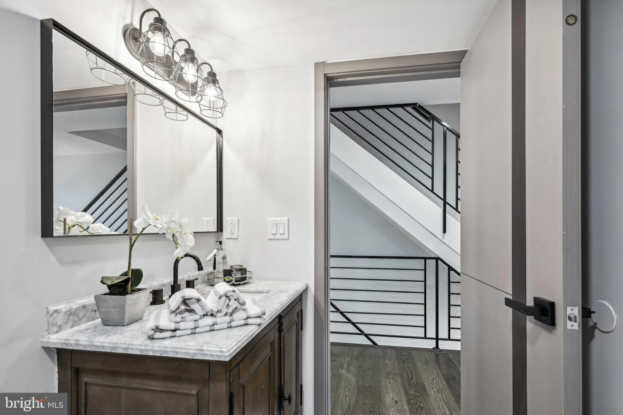 Havertown, Pennsylvania 19083, United States, 4 Bedrooms Bedrooms, ,4 BathroomsBathrooms,Residential,Pending,35269