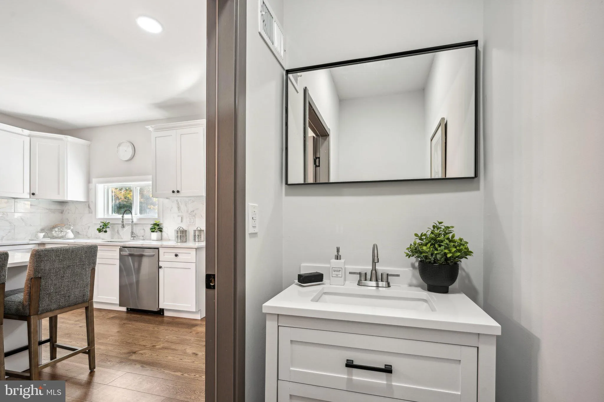 Havertown, Pennsylvania 19083, United States, 4 Bedrooms Bedrooms, ,4 BathroomsBathrooms,Residential,Pending,35269