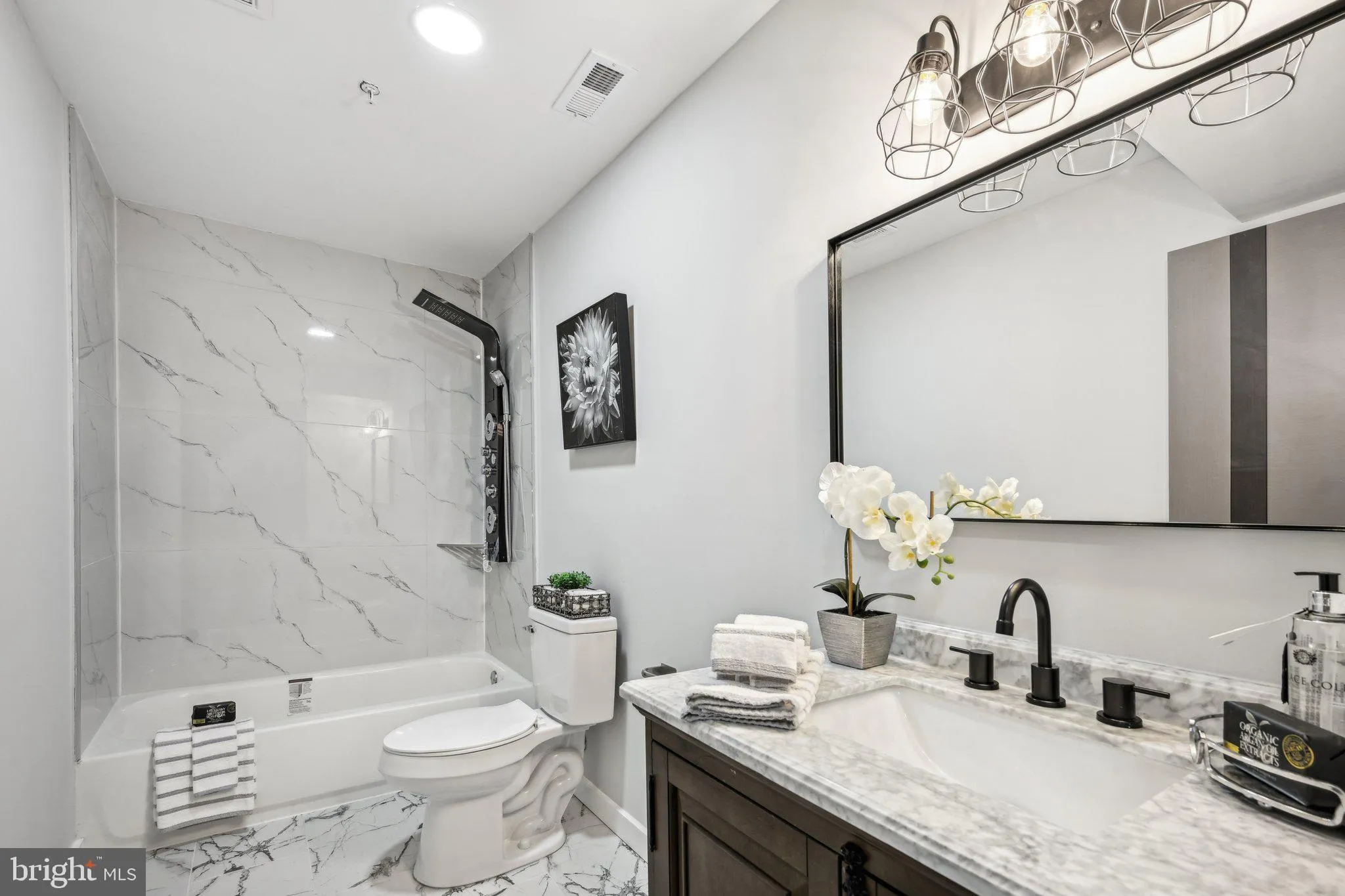 Havertown, Pennsylvania 19083, United States, 4 Bedrooms Bedrooms, ,4 BathroomsBathrooms,Residential,Pending,35269