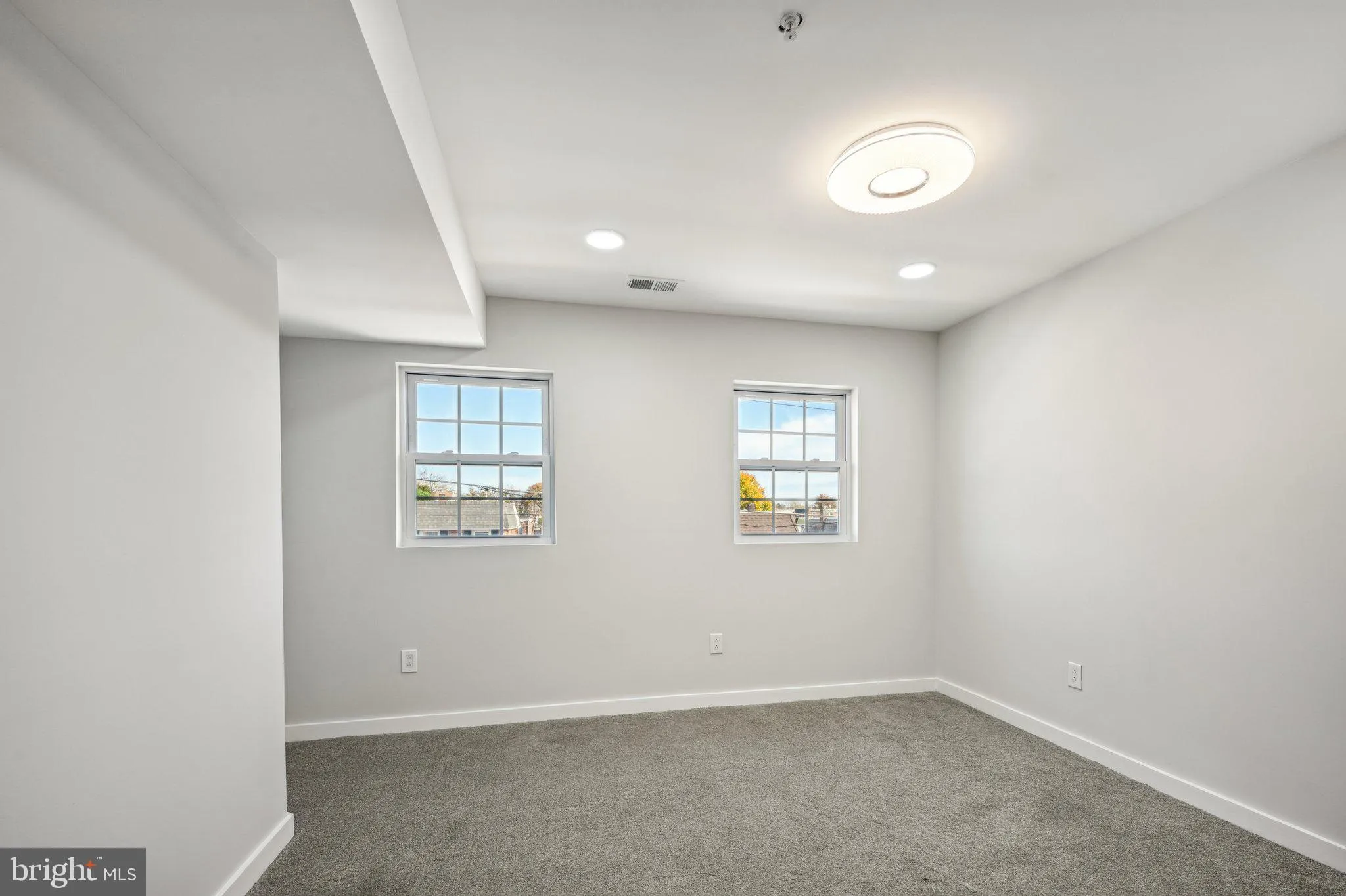 Havertown, Pennsylvania 19083, United States, 4 Bedrooms Bedrooms, ,4 BathroomsBathrooms,Residential,Pending,35269