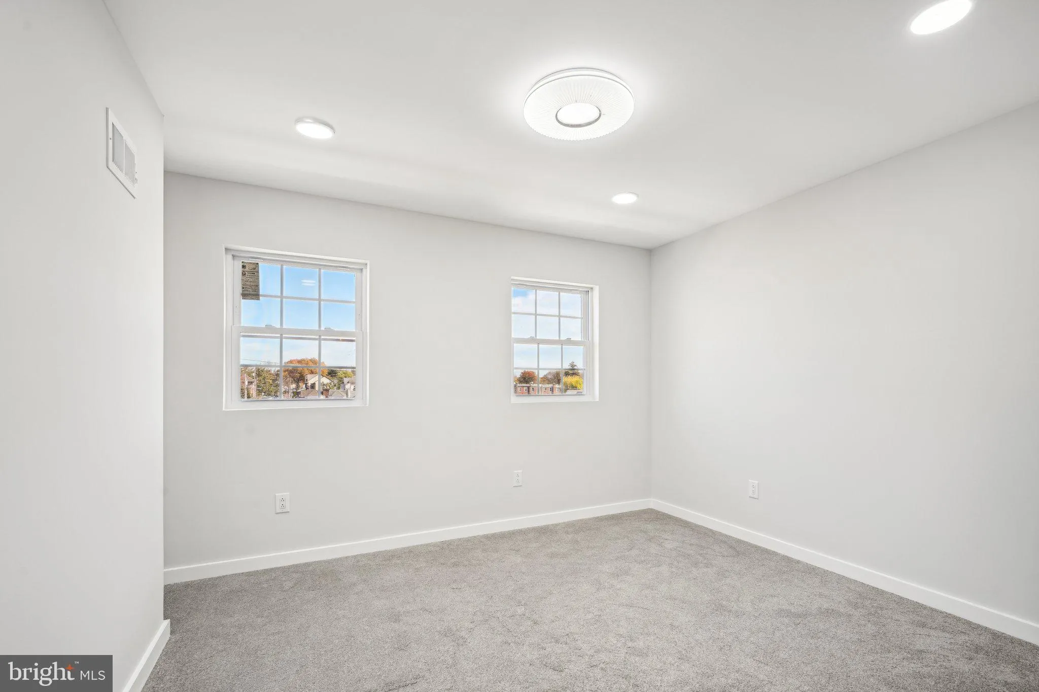 Havertown, Pennsylvania 19083, United States, 4 Bedrooms Bedrooms, ,4 BathroomsBathrooms,Residential,Pending,35269