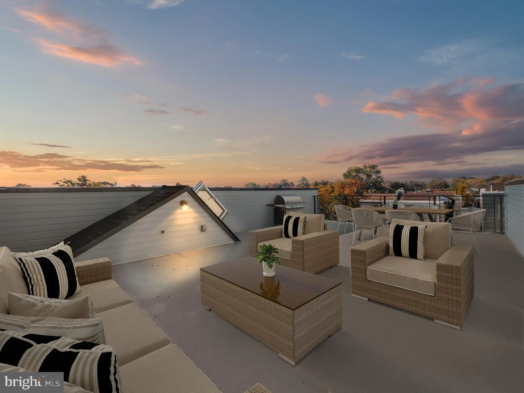 Havertown, Pennsylvania 19083, United States, 4 Bedrooms Bedrooms, ,4 BathroomsBathrooms,Residential,Pending,35269