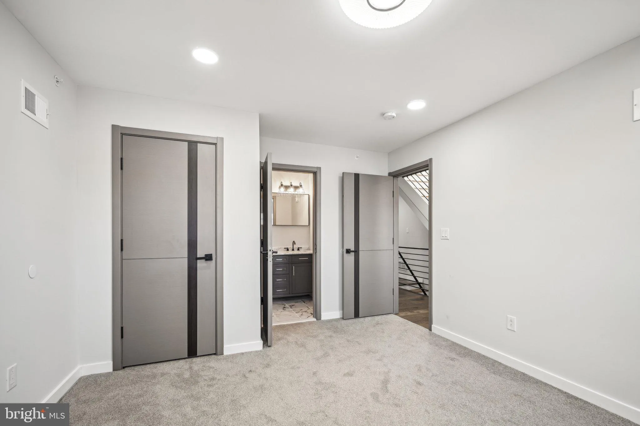 Havertown, Pennsylvania 19083, United States, 4 Bedrooms Bedrooms, ,4 BathroomsBathrooms,Residential,Pending,35269