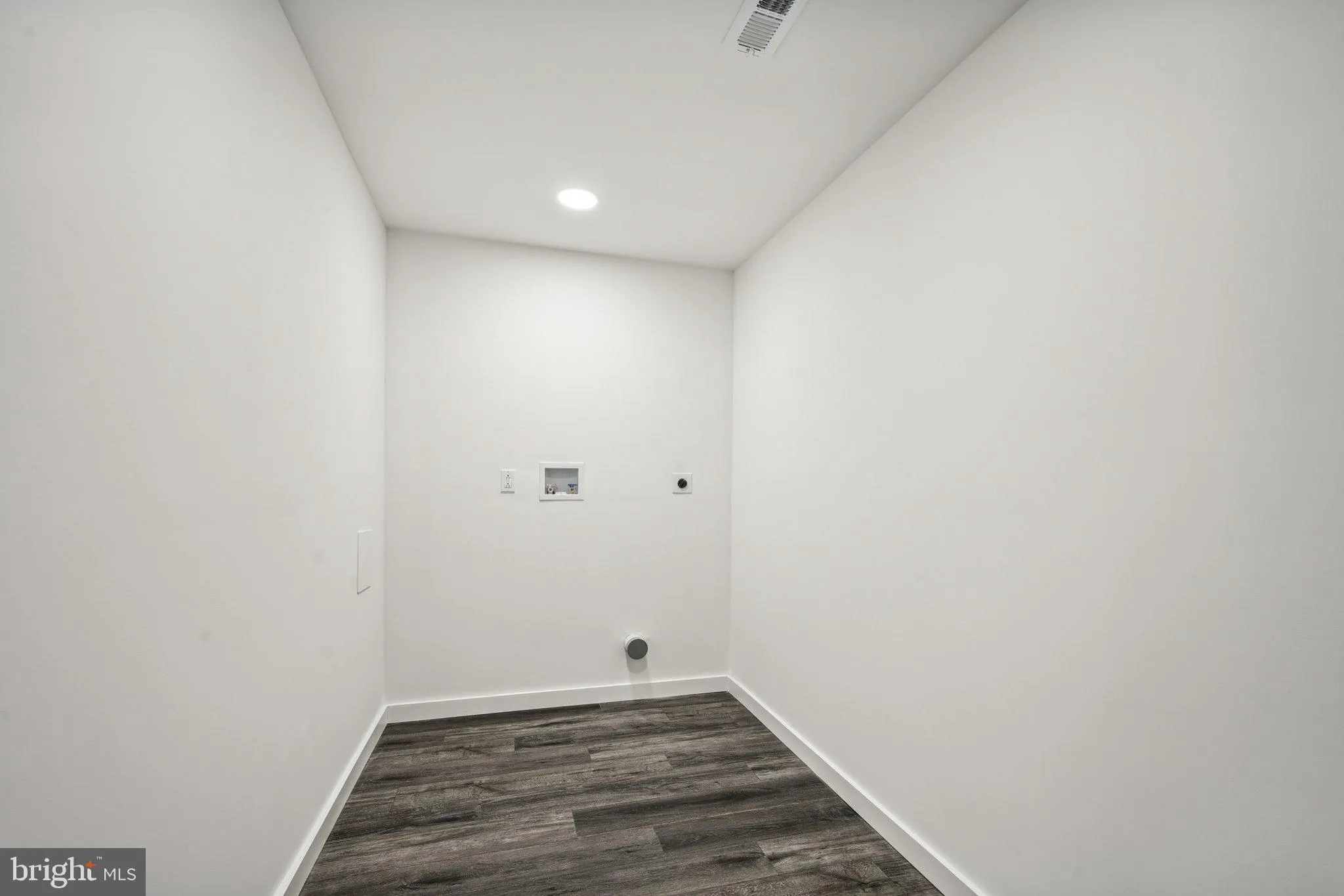 Havertown, Pennsylvania 19083, United States, 4 Bedrooms Bedrooms, ,4 BathroomsBathrooms,Residential,Pending,35269