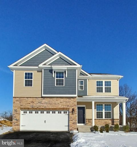 102 WINDING ROAD FORKS TOWNSHIP PA 18040