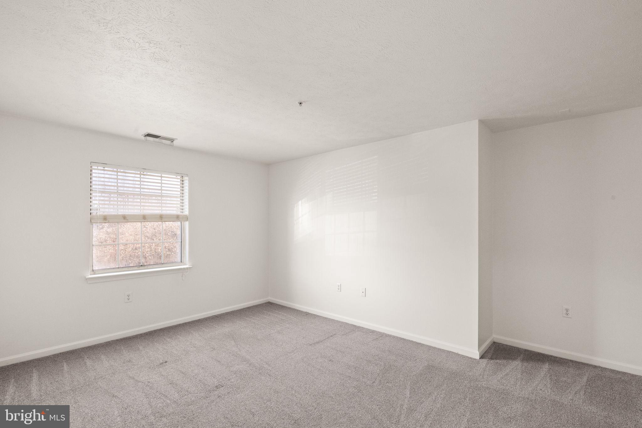 RIVERSIDE PARK - Residential