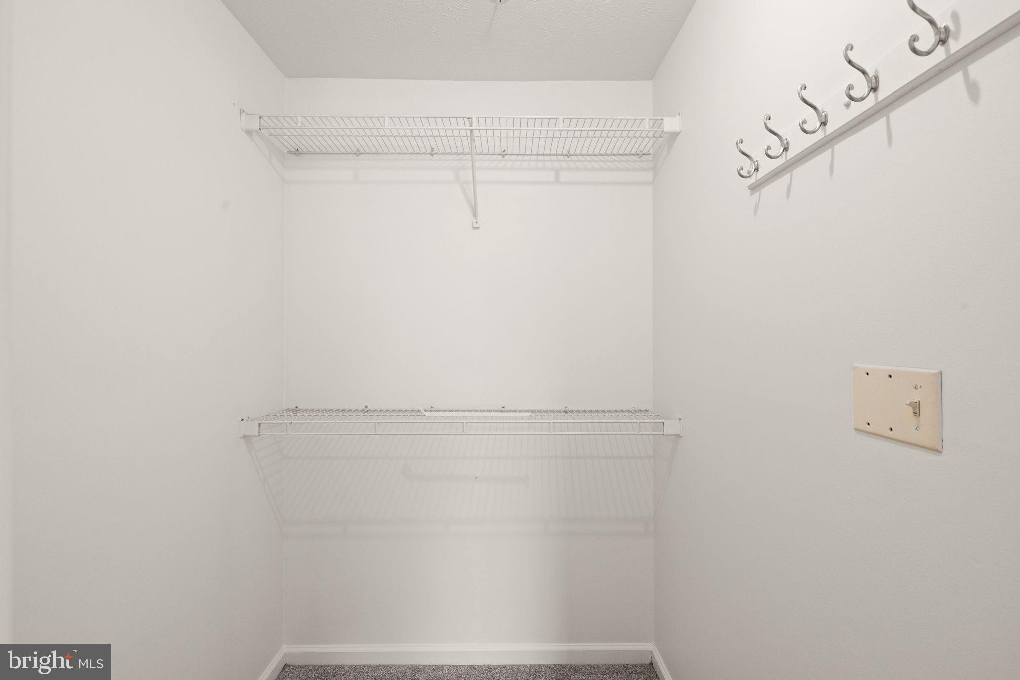 RIVERSIDE PARK - Residential