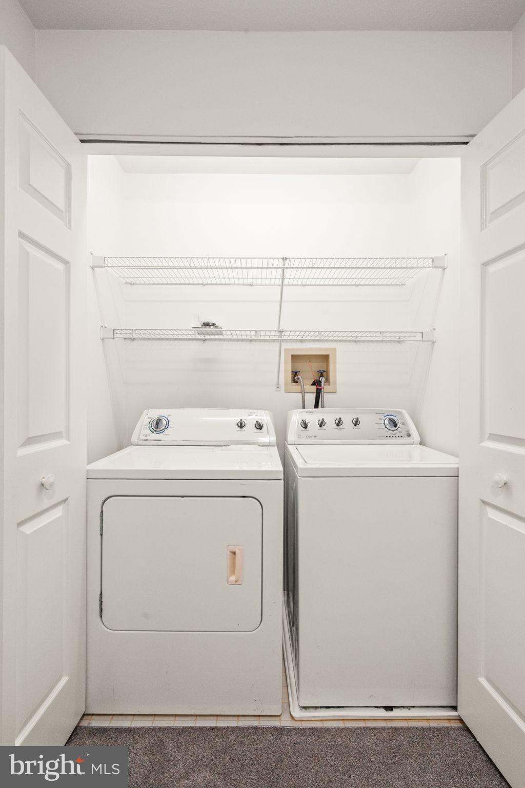 RIVERSIDE PARK - Residential