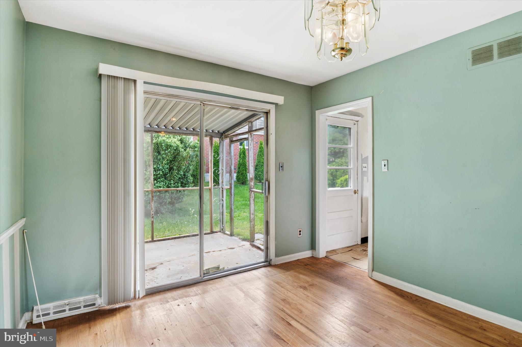 ARUNDEL - Residential