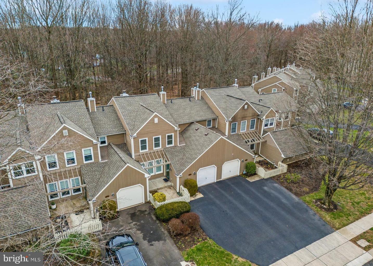 315 ROWANTREE CIRCLE