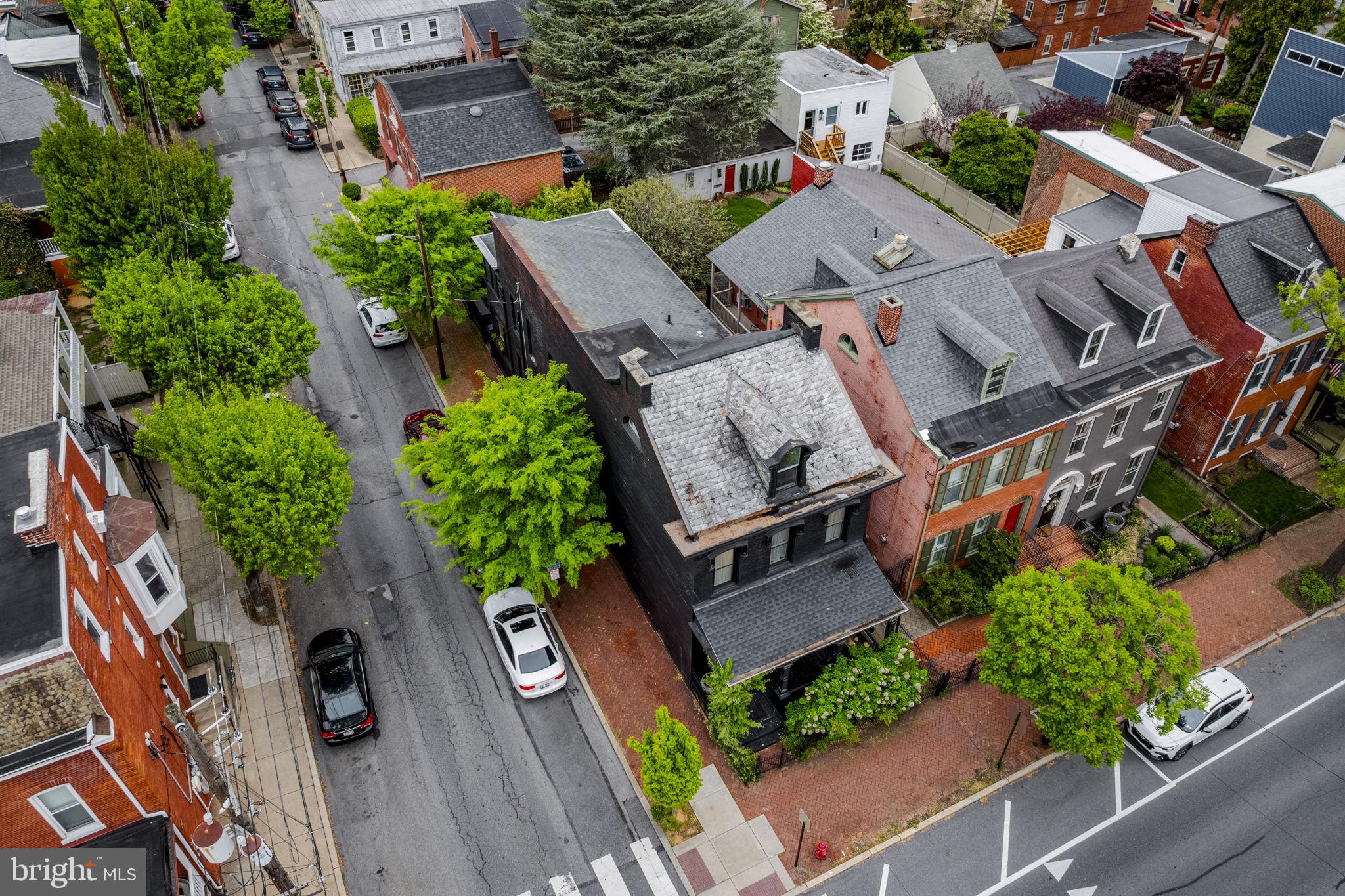 CHESTNUT HILL - Residential