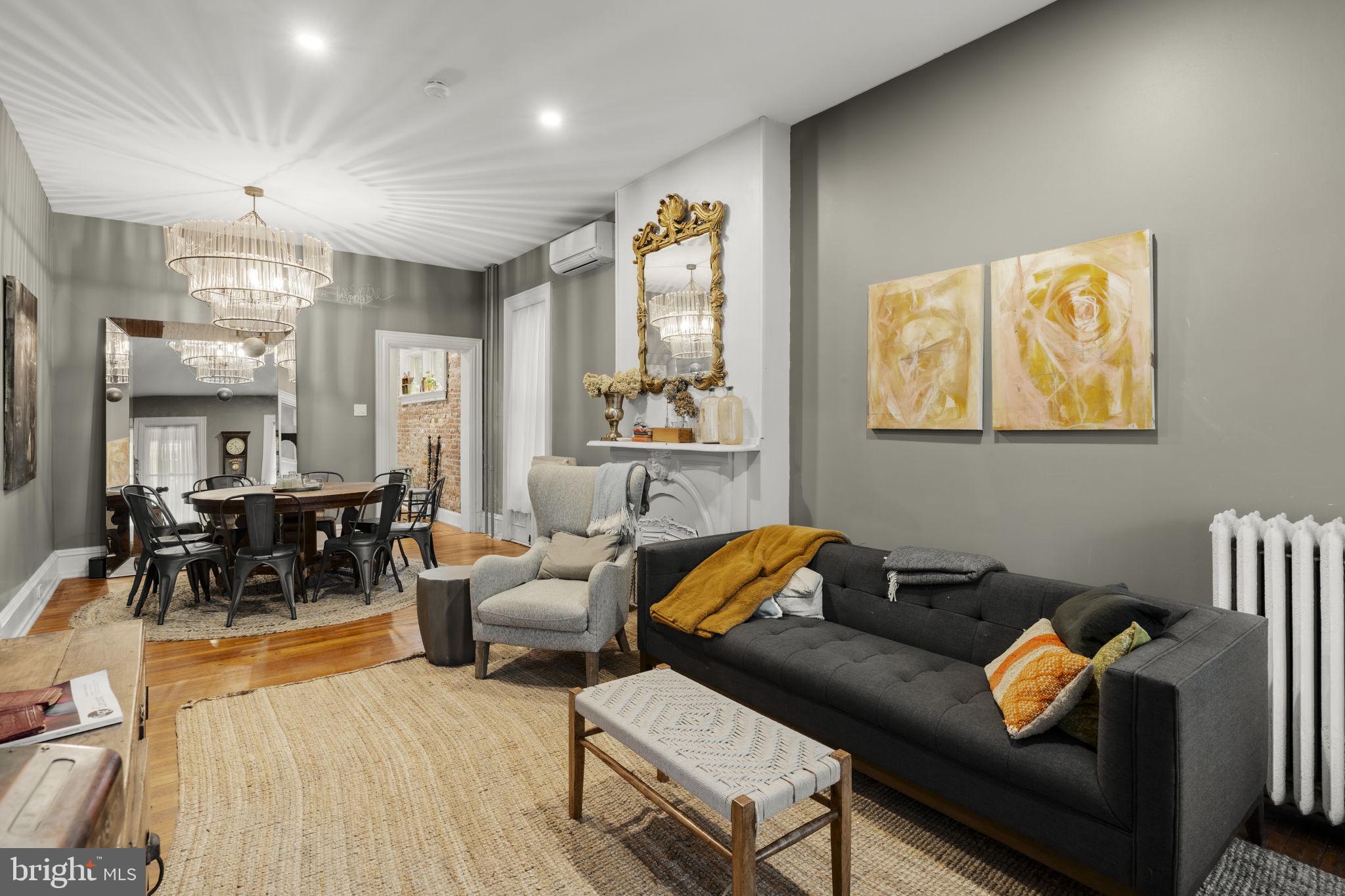 CHESTNUT HILL - Residential
