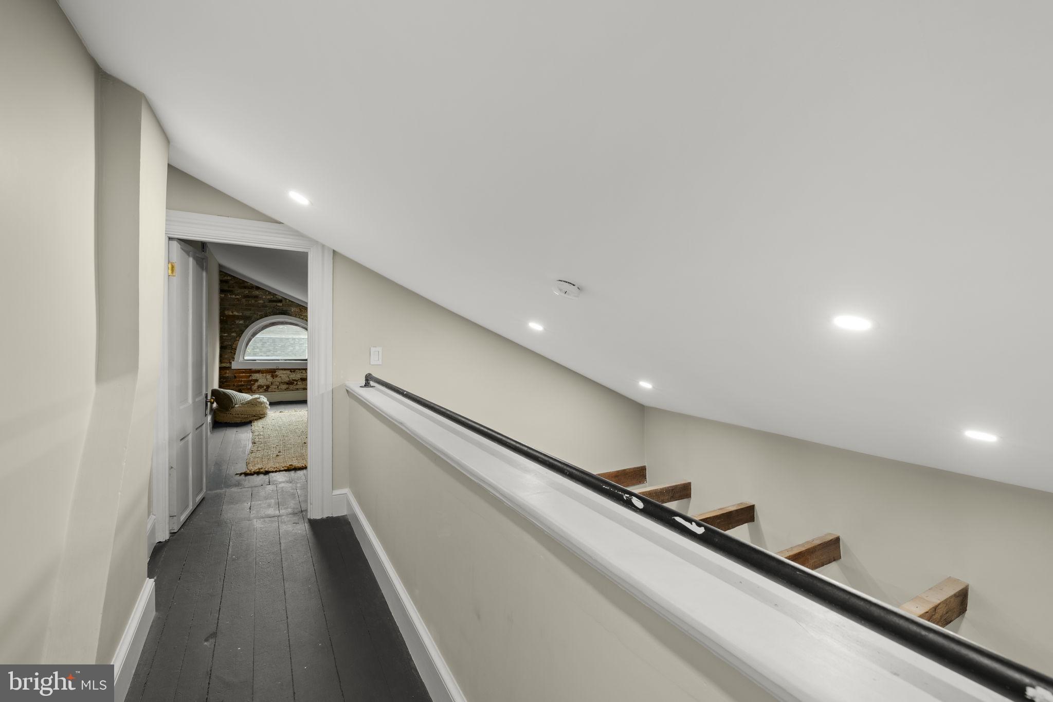 CHESTNUT HILL - Residential
