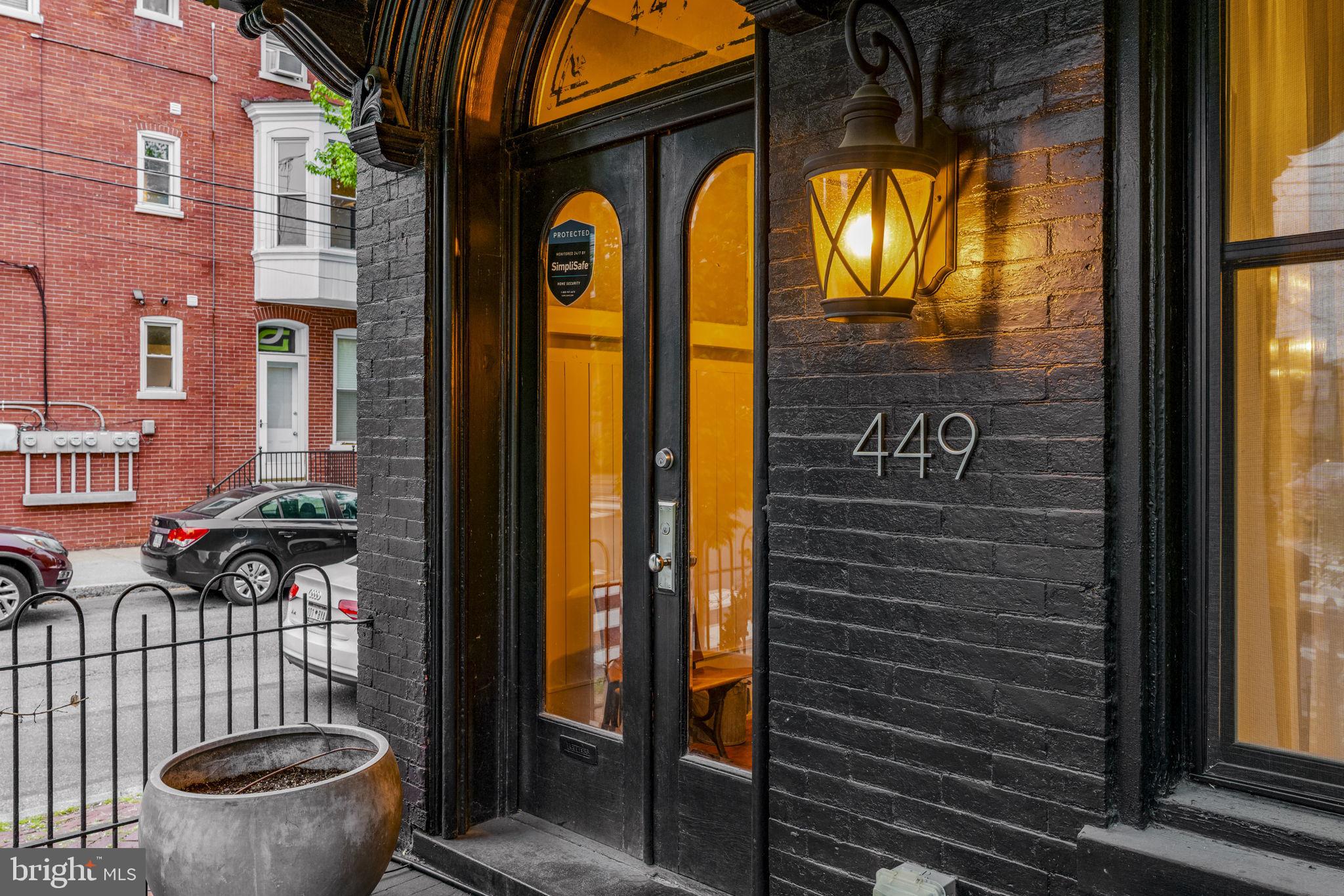 CHESTNUT HILL - Residential