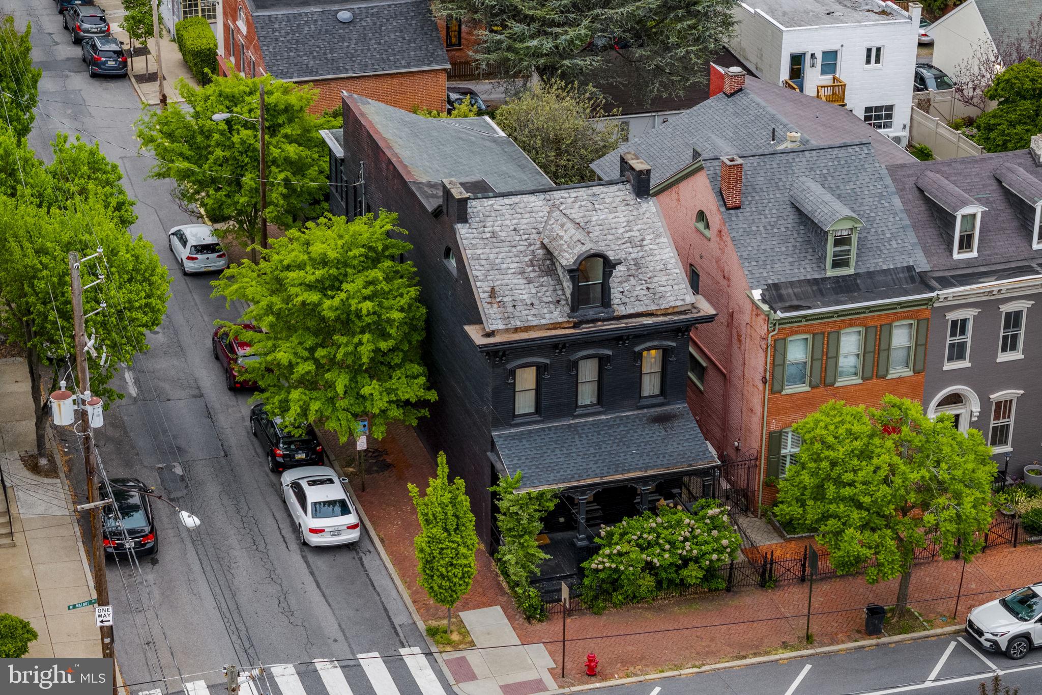 CHESTNUT HILL - Residential