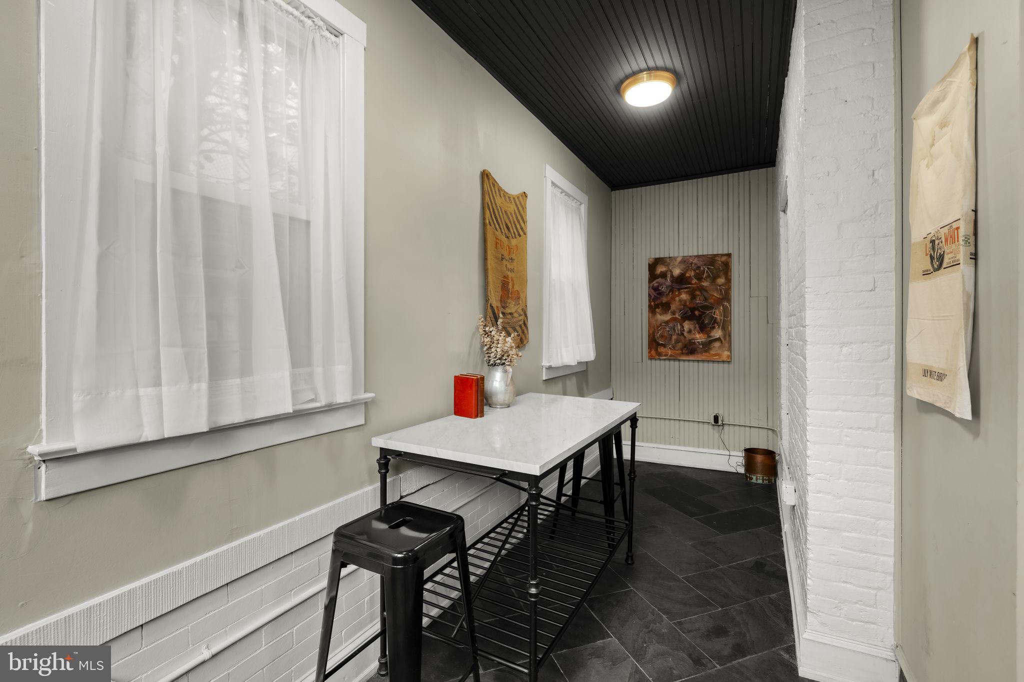 CHESTNUT HILL - Residential