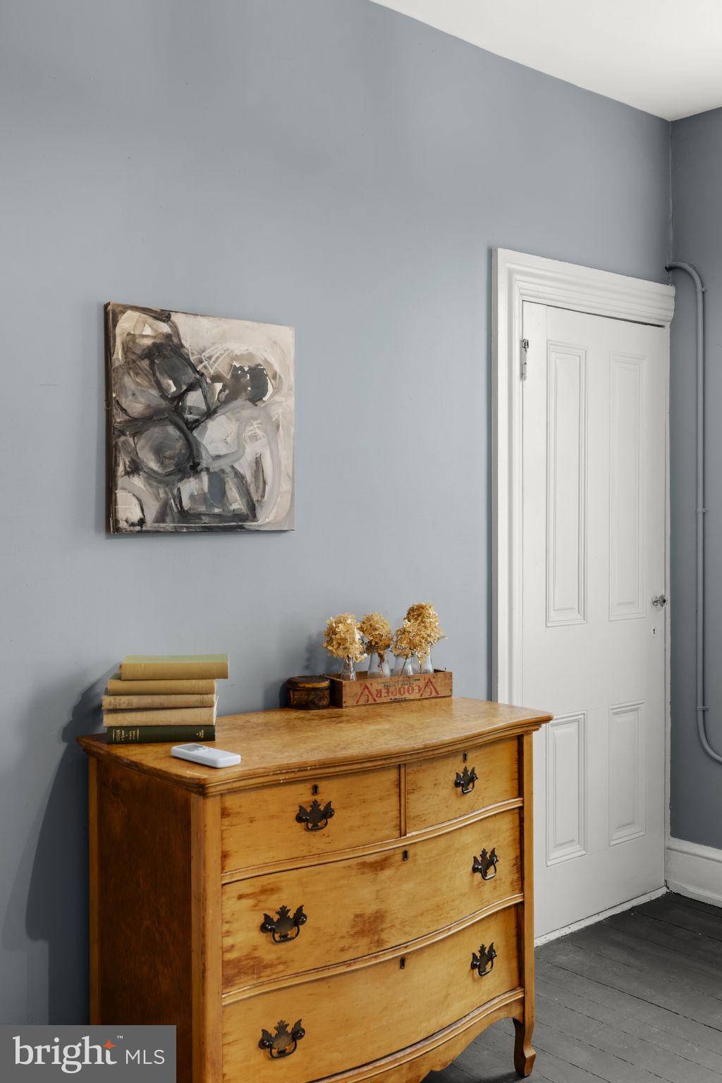 CHESTNUT HILL - Residential