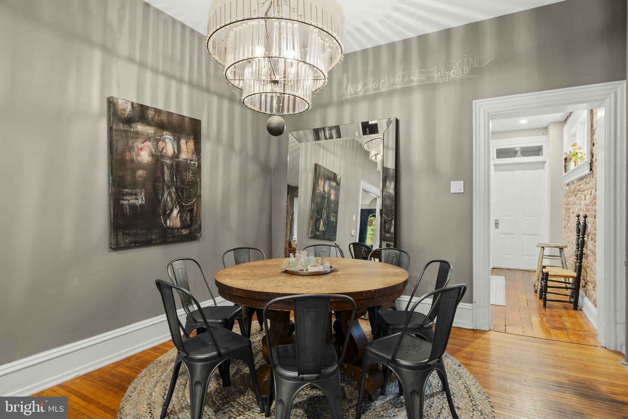 CHESTNUT HILL - Residential