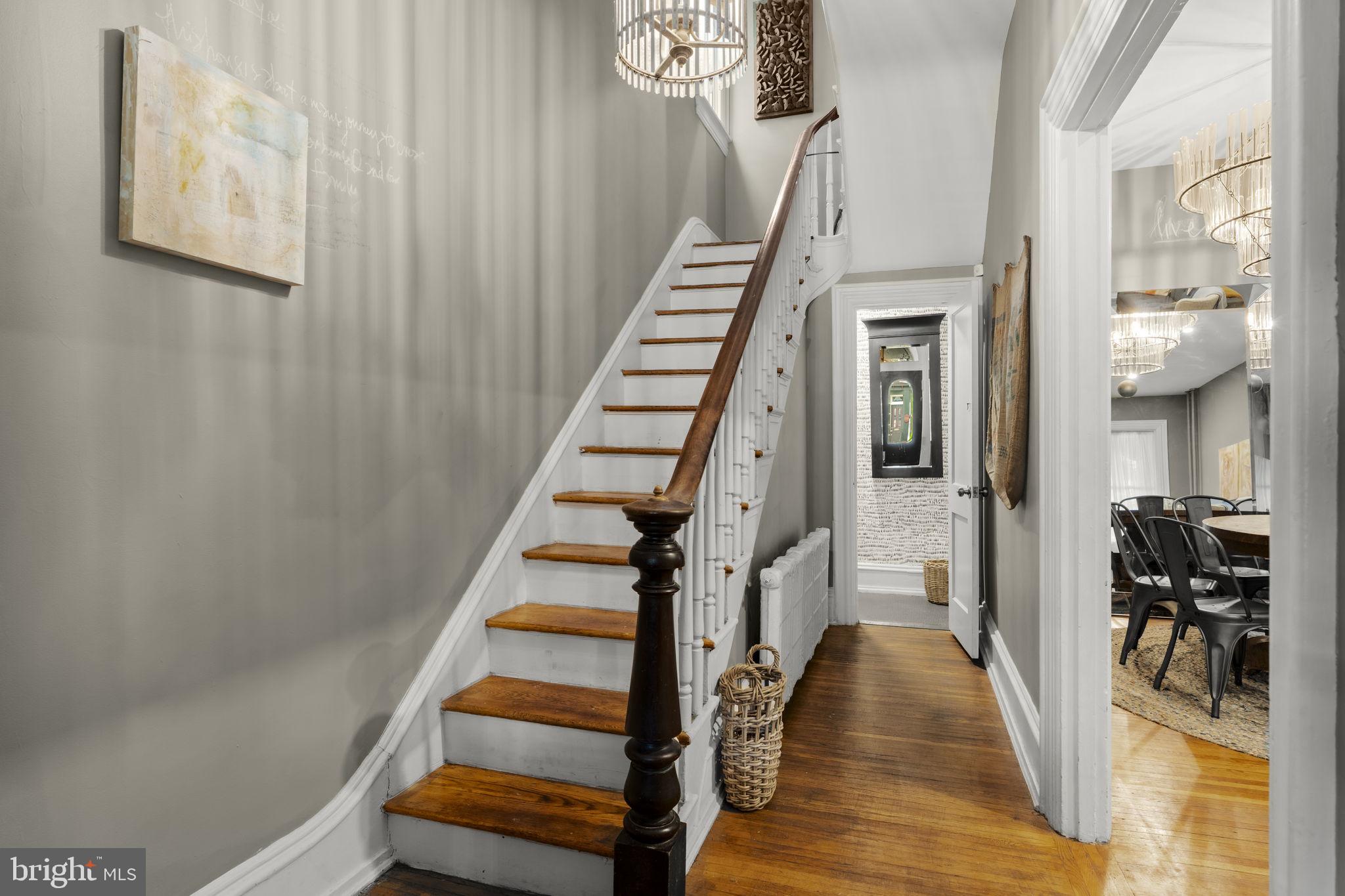 CHESTNUT HILL - Residential