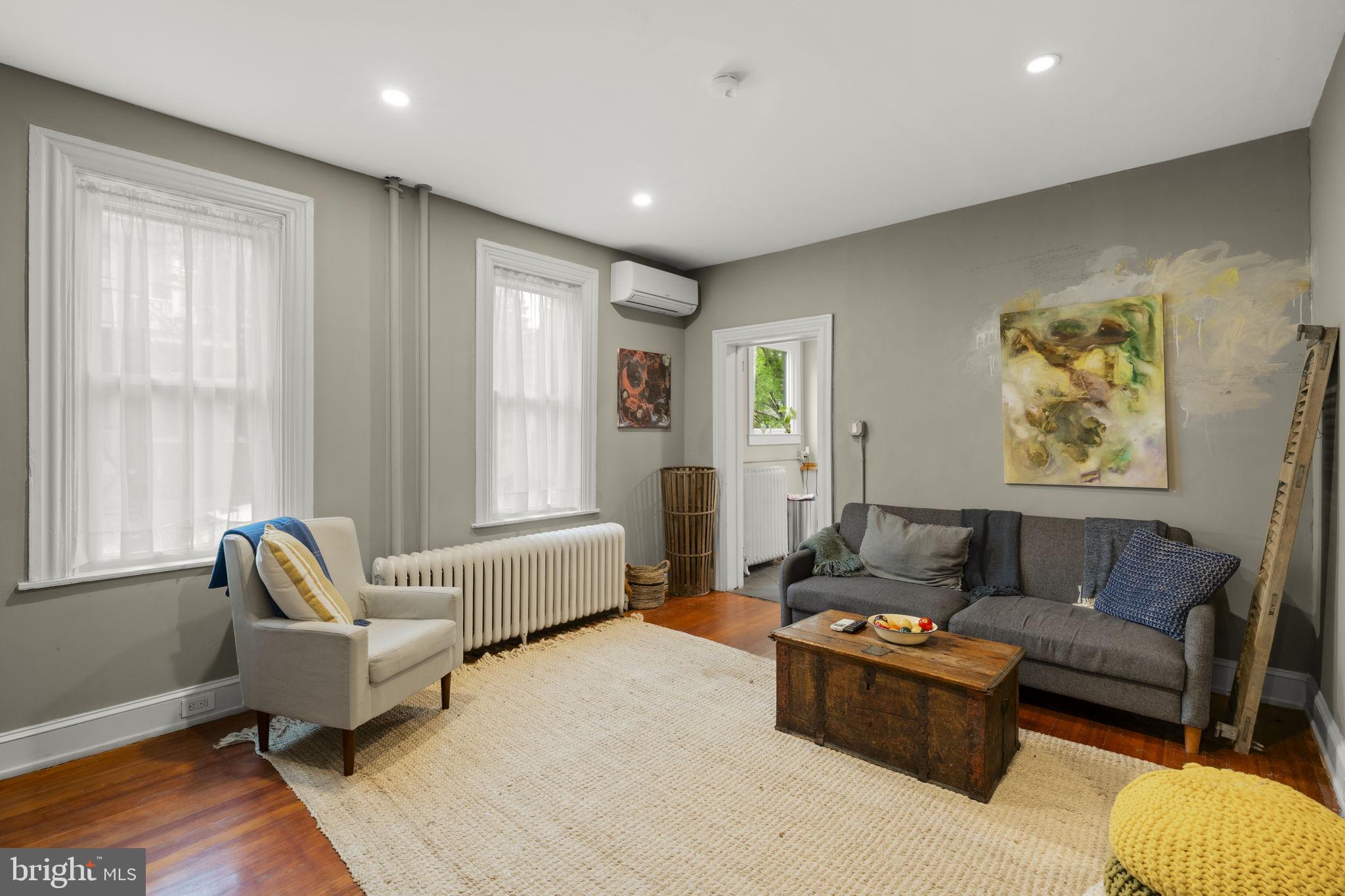CHESTNUT HILL - Residential