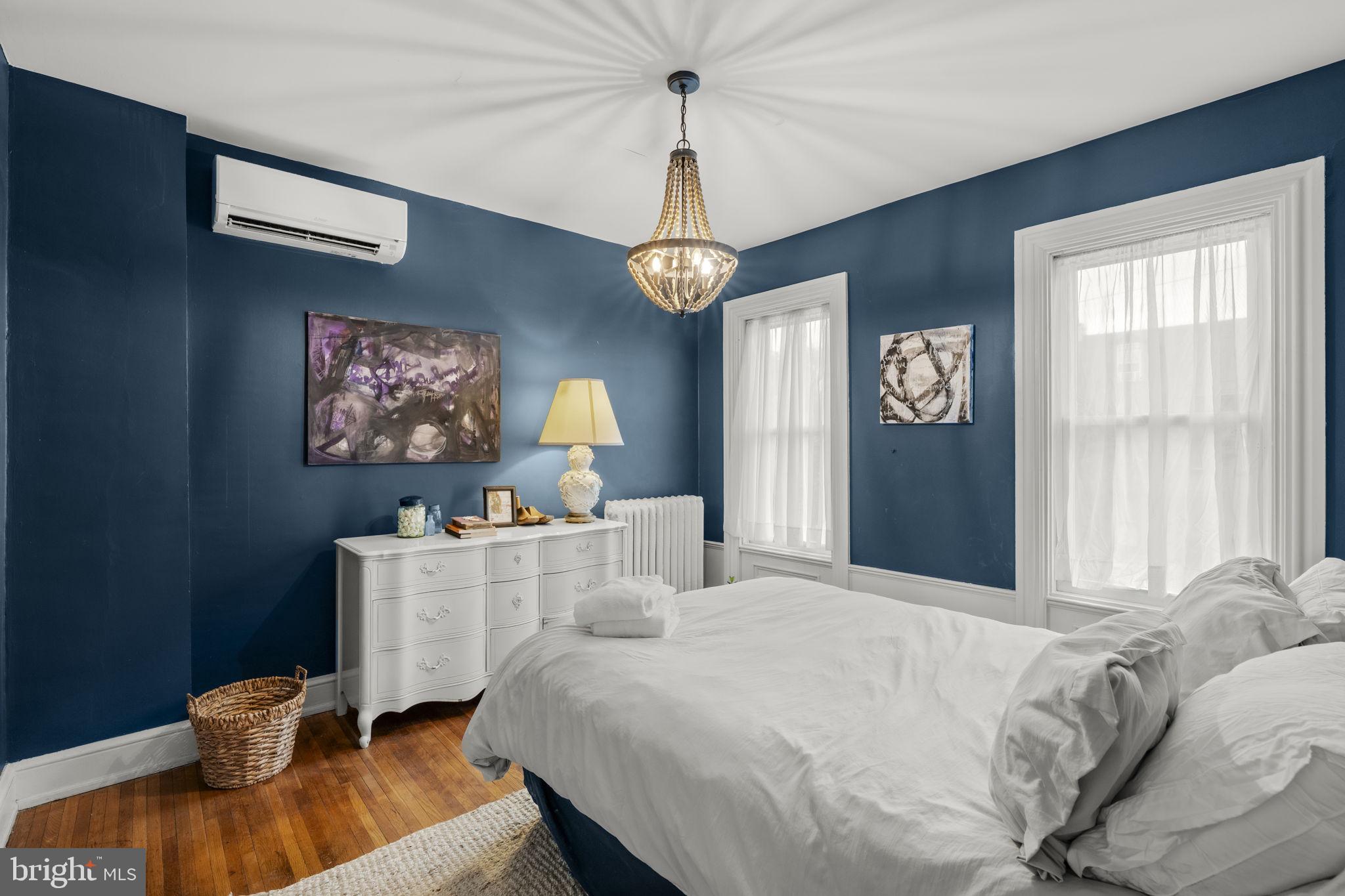 CHESTNUT HILL - Residential