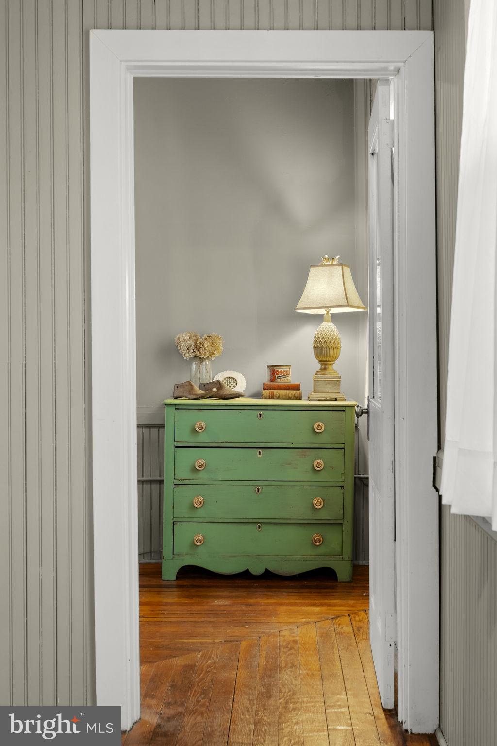 CHESTNUT HILL - Residential