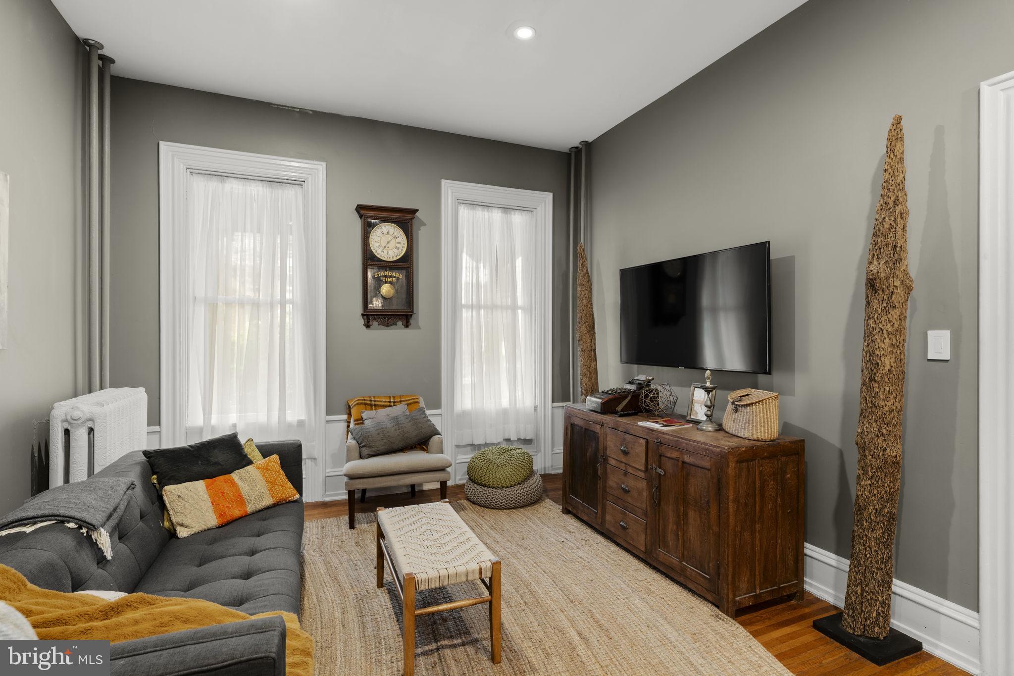 CHESTNUT HILL - Residential