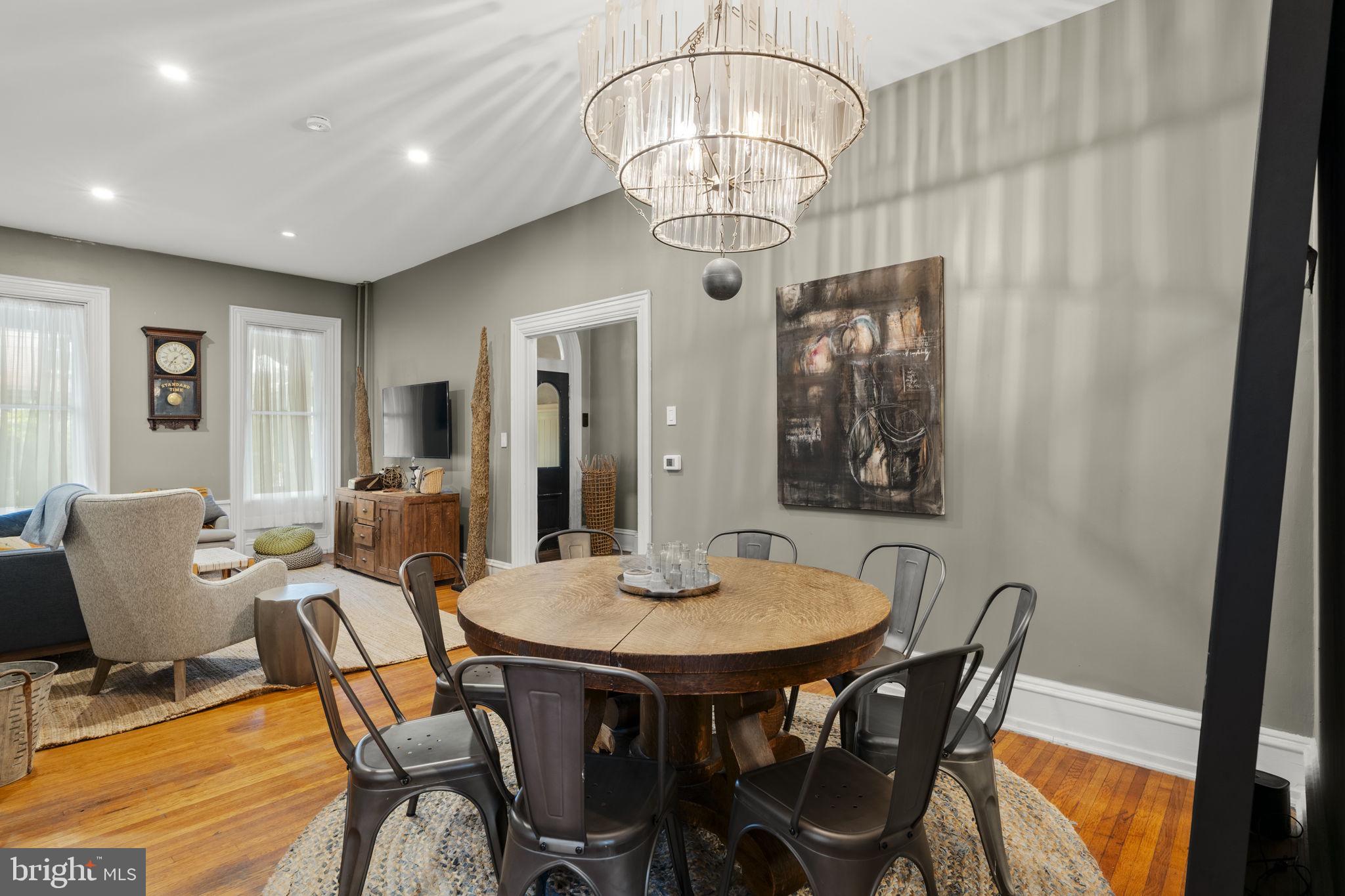 CHESTNUT HILL - Residential
